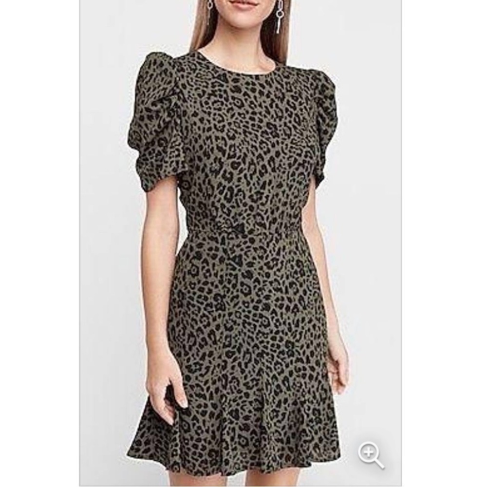 EXPRESS Leopard Print Puff Sleeve Fit And Flare Dress Green jungle women’s M
